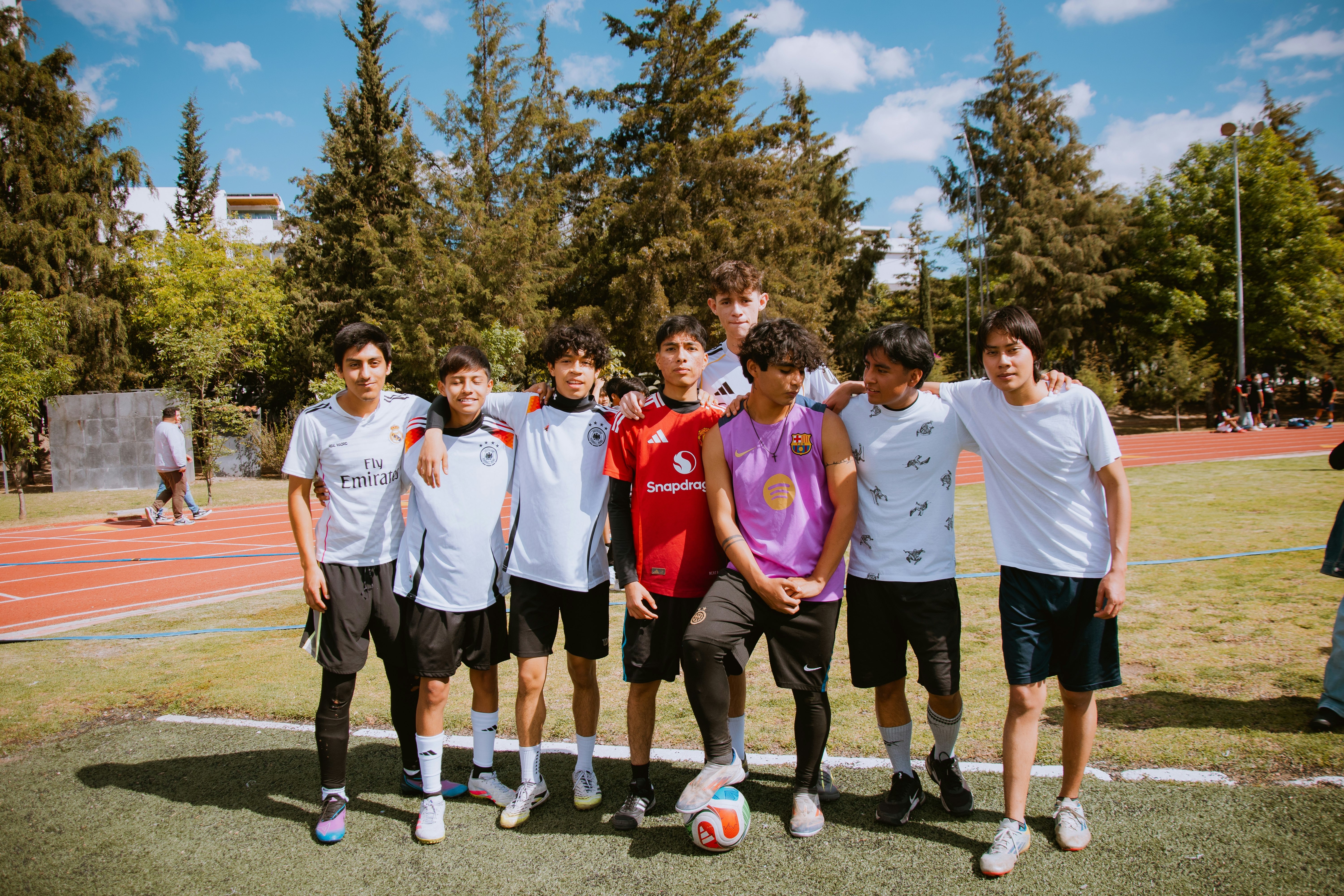 情况棘手，巴雷拉、姆希塔良、巴斯托尼再吃牌将缺战那不勒斯